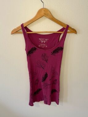 Smart Set Magenta Feather-Print Ribbed Tank